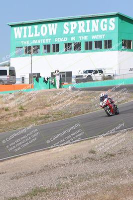 media/Apr-20-2025-AHRMA (Sun) [[393a79c373]]/Race/Group 11 early race/Turn 4b/